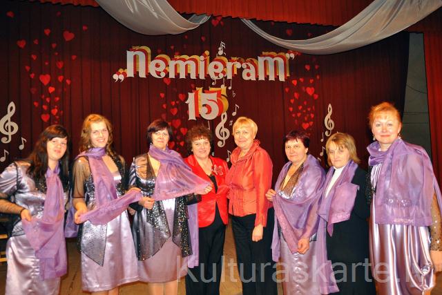Sieviešu vokālajam ansamblim "Nemiers"- 15